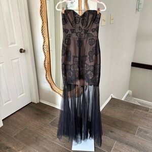 BCBGMAXAZRIA / Black BCBGMAXAZRIA “Ame” Lace Tulle Black Dress
